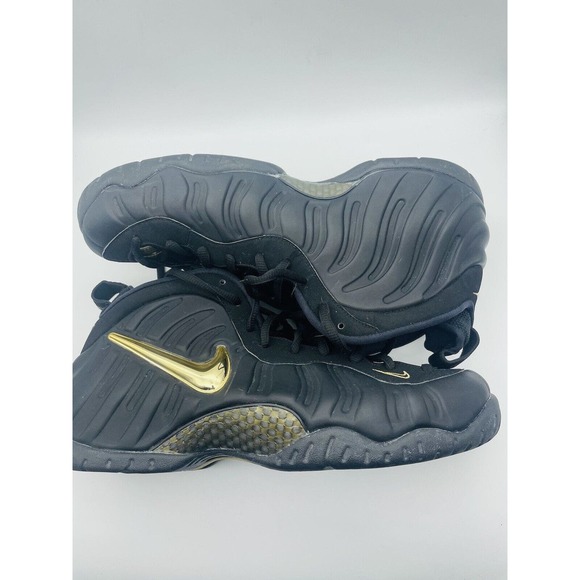 Athletic_Shoes